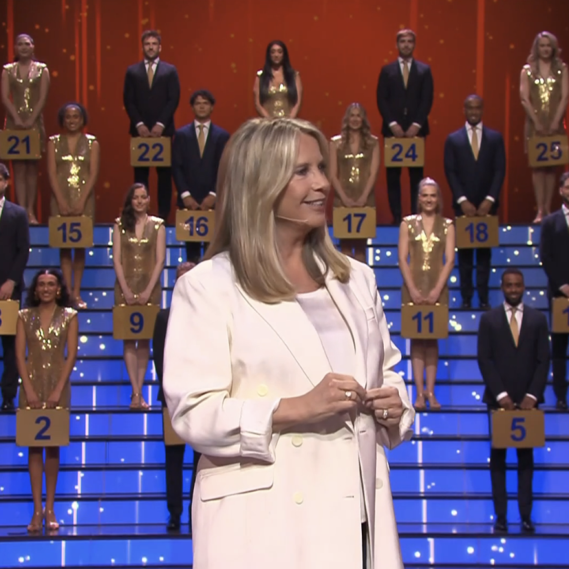 Linda de Mol in witte blazer