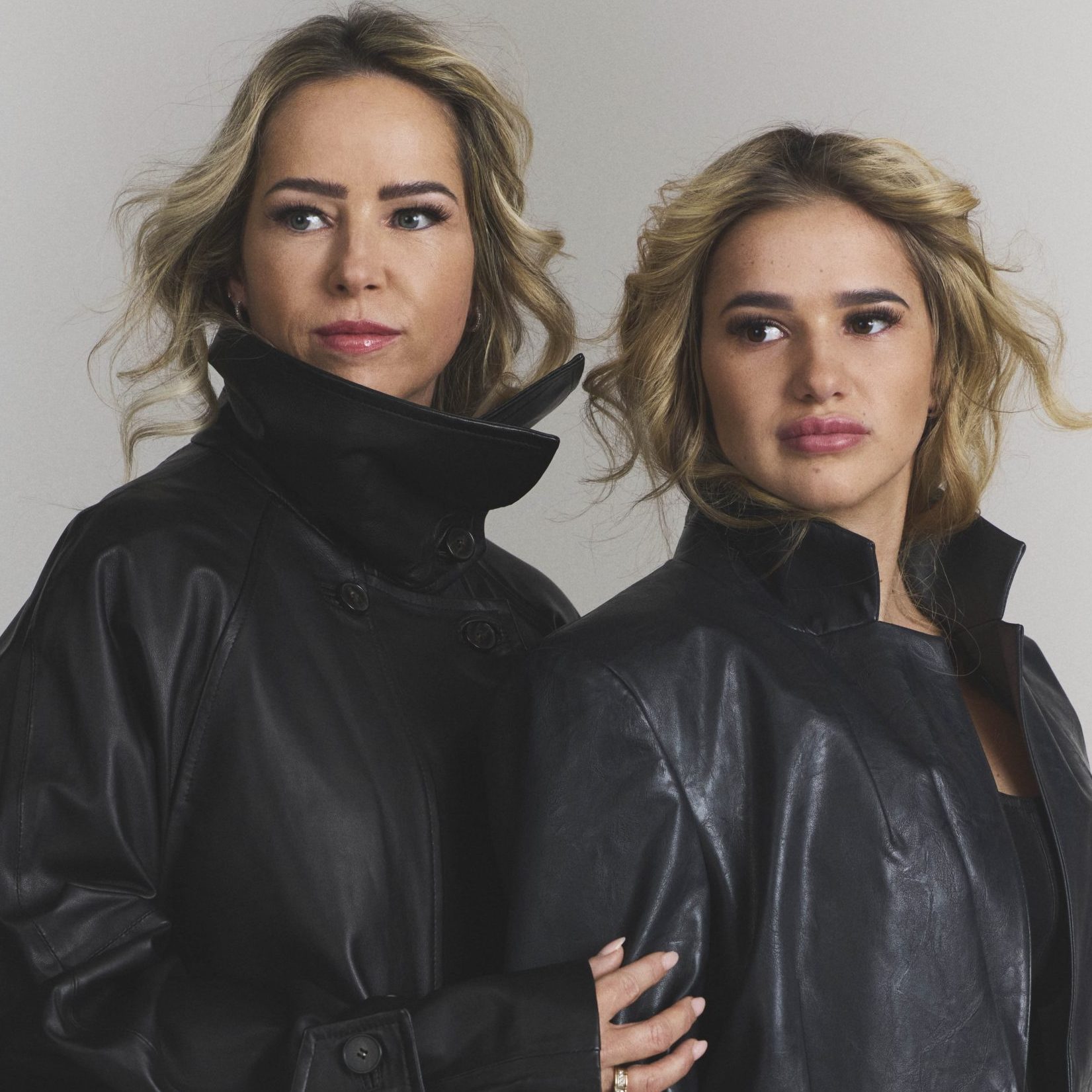 Georgina (22) over schoonmoeder Manuela (39): ‘We gaan samen geregeld naar feestjes’