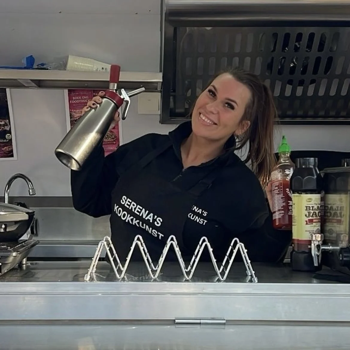 Serena uit De Bondgenoten heeft een foodtruck