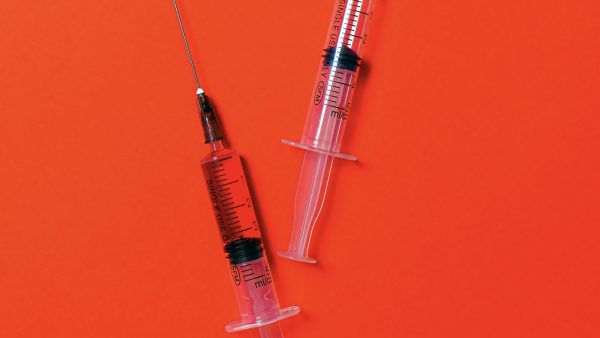 Injectienaalden | lugubere cosmetische ingreep