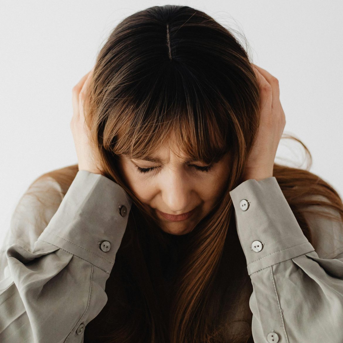 Gertrude heeft overlast van haar asociale buren: 'Deze mensen schreeuwen áltijd naar elkaar'