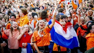 Thumbnail voor Dit kost een kaartje voor de WK-finale, en dat is even slikken