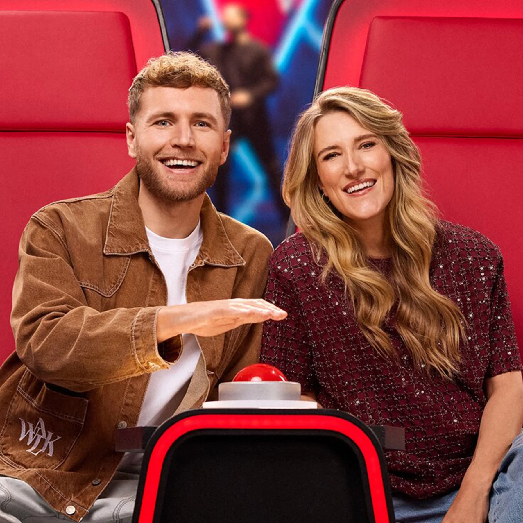 Suzan geëmotioneerd door The Voice-battle, grijpt Freeks hand: 'Dit raakt me diep'