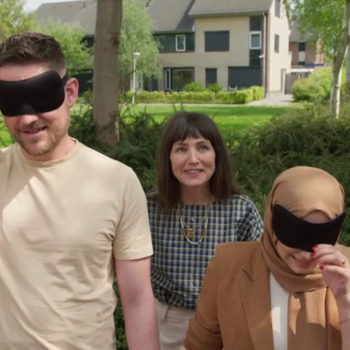 Makelaar Alex maakt zich zorgen om wensenlijst Dennis en Samara in ‘Kopen Zonder Kijken’: ‘Ik kom geen woningen tegen’