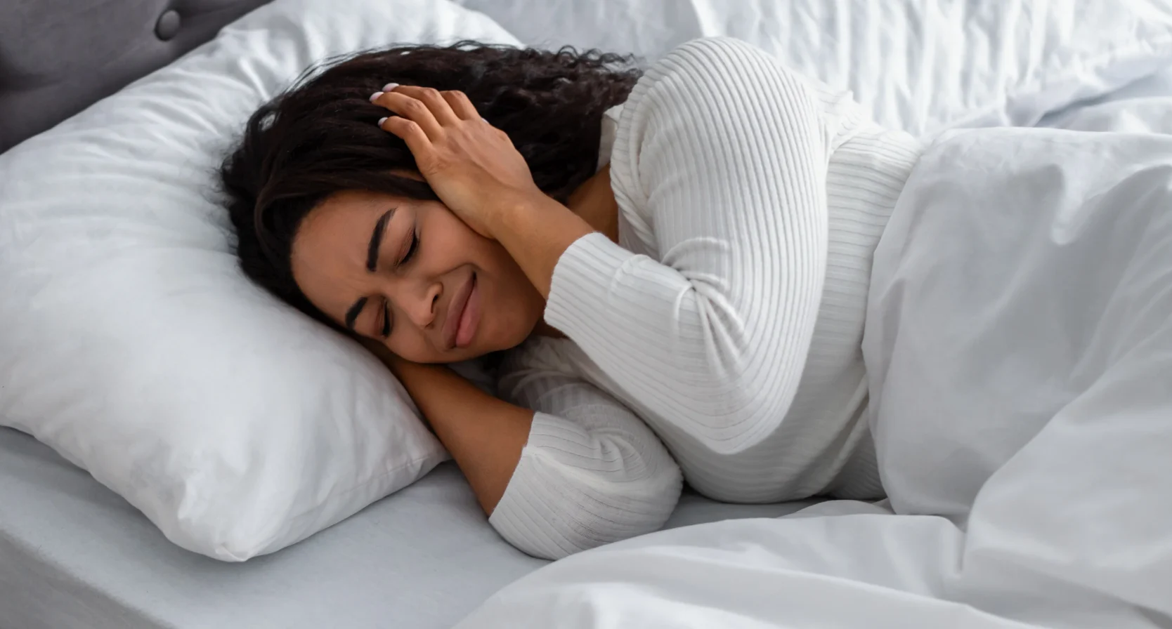 Kari heeft last van haar buurman die maar blijft kotsen