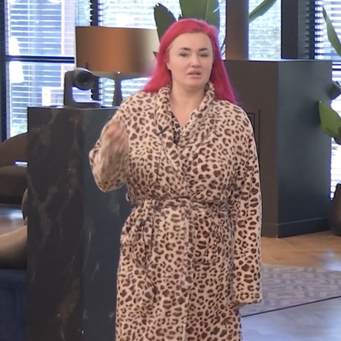 Schrik in de loods: Bonnie acuut naar ziekenhuis tijdens 'De Bondgenoten'