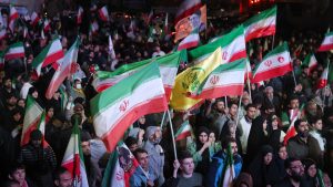 Thumbnail voor Op het laatste moment kondigt Trump toch wapenstilstand aan met Iran: 'Wereld haalt opgelucht adem'