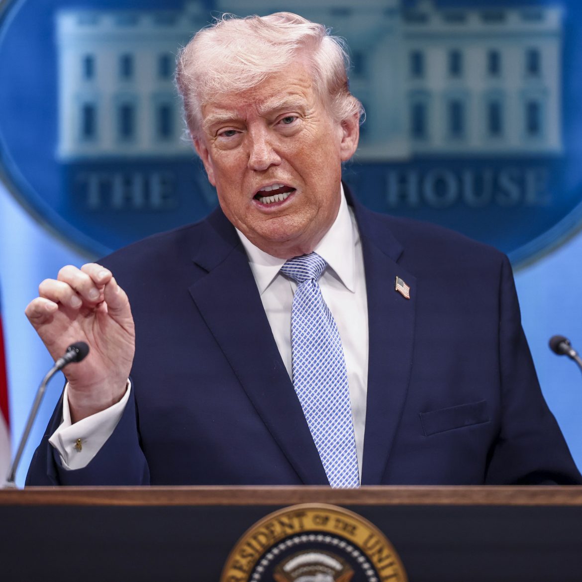 Op het laatste moment kondigt Trump toch wapenstilstand aan met Iran: 'Wereld haalt opgelucht adem'