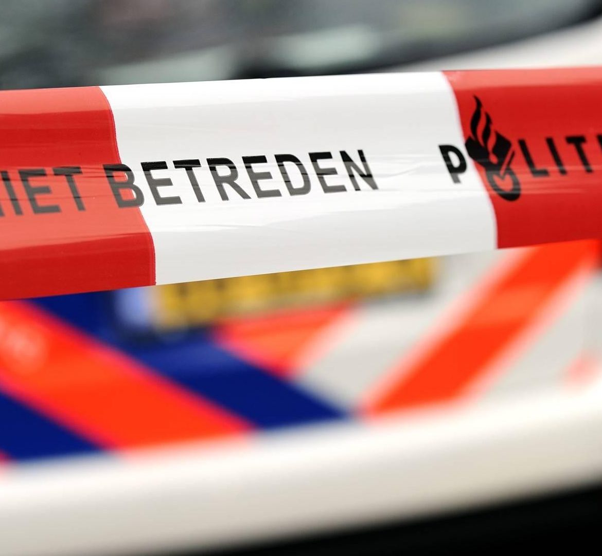 Overleden ABN AMRO-medewerker is waarschijnlijk slachtoffer van een misdrijf, haar partner is aangehouden