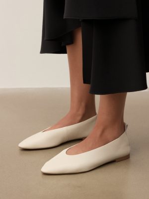 Witte ballerina van Kazar