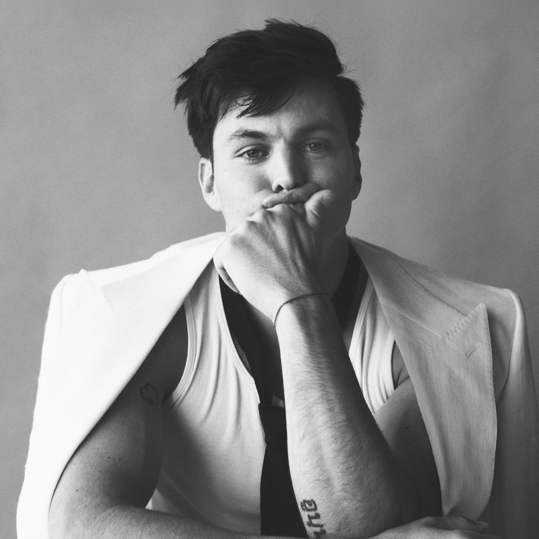 First Gentleman Nicolás Keenan (28): ‘Vanbinnen ging ik dood van de zenuwen toen we het nieuws bekendmaakten’