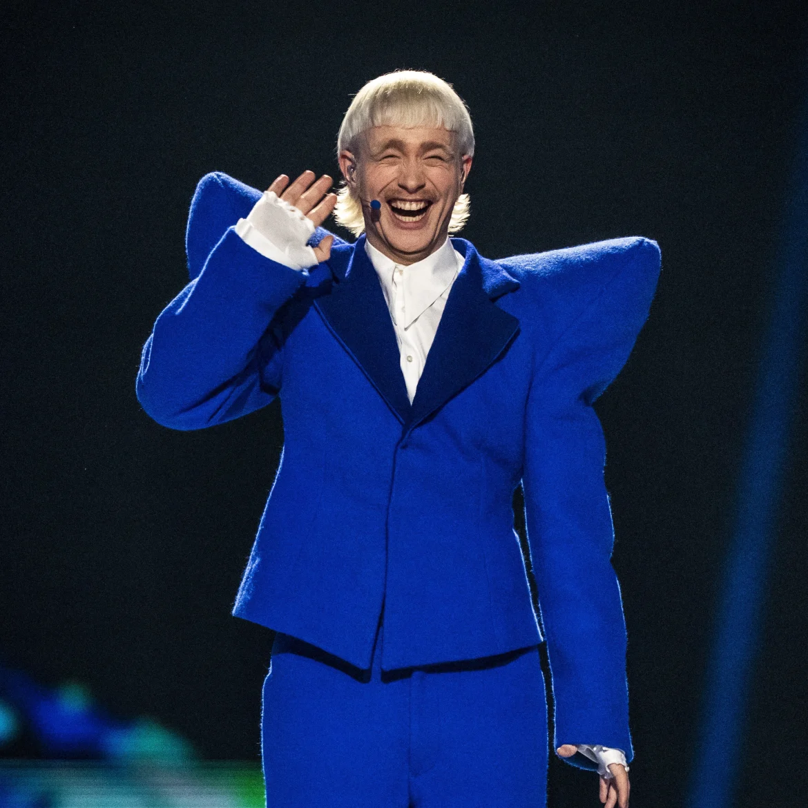 Joost Klein danst met Paris Hilton op Coachella, beeld van Joost Klein