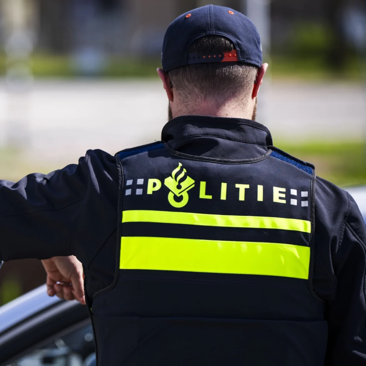 Langslepende ruzie tussen families in Tilburg loopt uit de hand, meerdere auto’s zwaar beschadigd