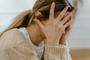 Thumbnail voor Catharine (52): 'Hij biechtte de namen op van alle vrouwen met wie hij achter mijn rug iets begonnen was'