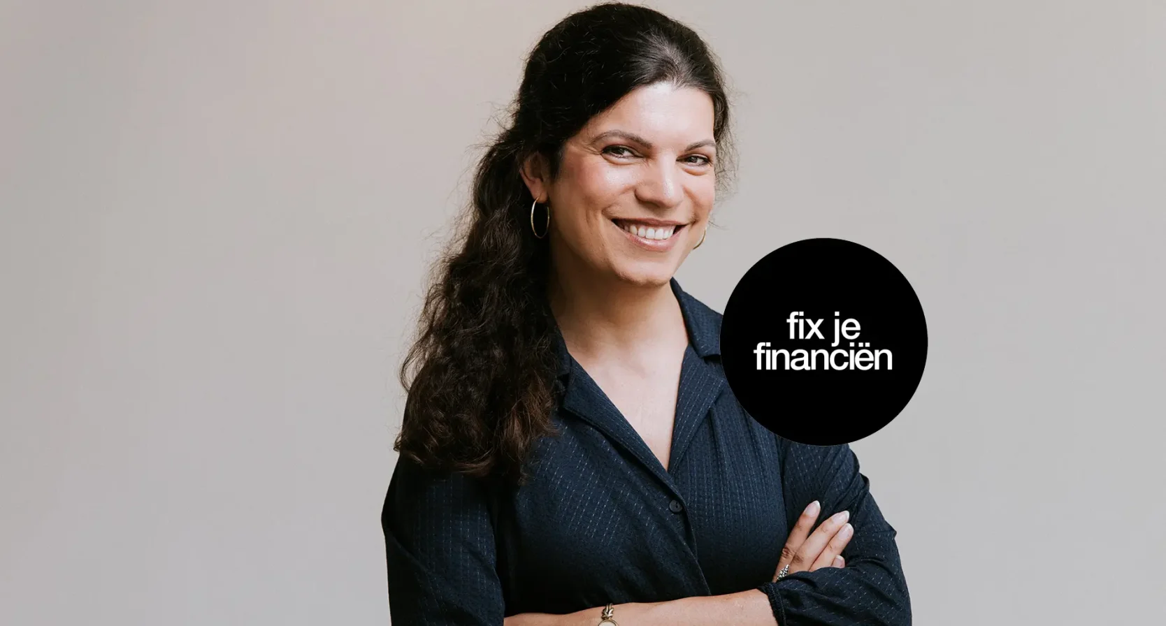 Shiva Bloemberg: 'Vrouwen onderschatten zichzelf als het om financiën gaat, ze beleggen juist beter dan mannen'