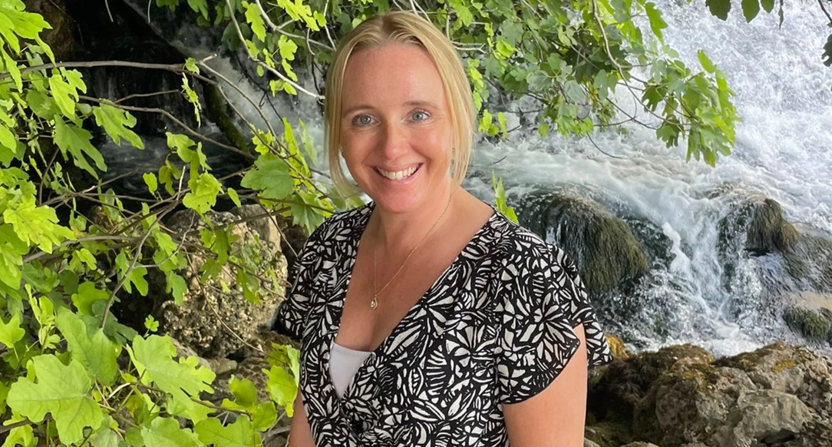 Miranda (43) reed een ravijn in tijdens jungletocht op Bali: 'De quad klapte bovenop me'