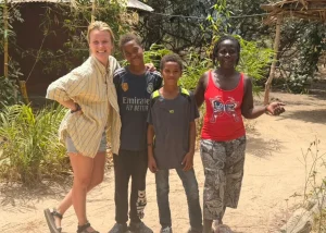 Thumbnail voor Na een pittig dal gooit Lousje haar leven om en verhuist naar Senegal: 'Ik kies nu voor mezelf'