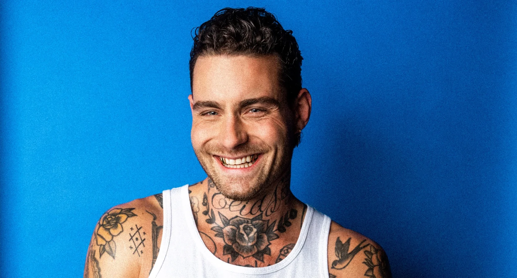 'Het monster in mij wil zuipen, gebruiken en scheiden': Douwe Bob (33) is eerlijker dan ooit in zijn muziek