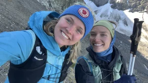 Thumbnail voor 'Het gaat om leven of dood': sterftecijfers in Alpen drijven Anne en Sara tot eigen bergwandelorganisatie