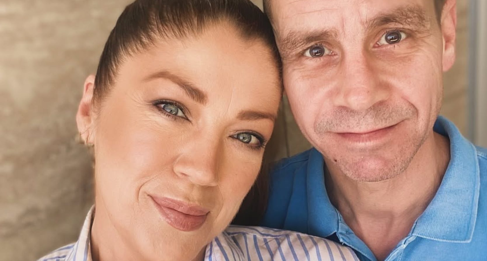 Het geheim van 26 jaar huwelijk volgens Kelly Pfaff: 'Je hoeft elkaar niet te veranderen'