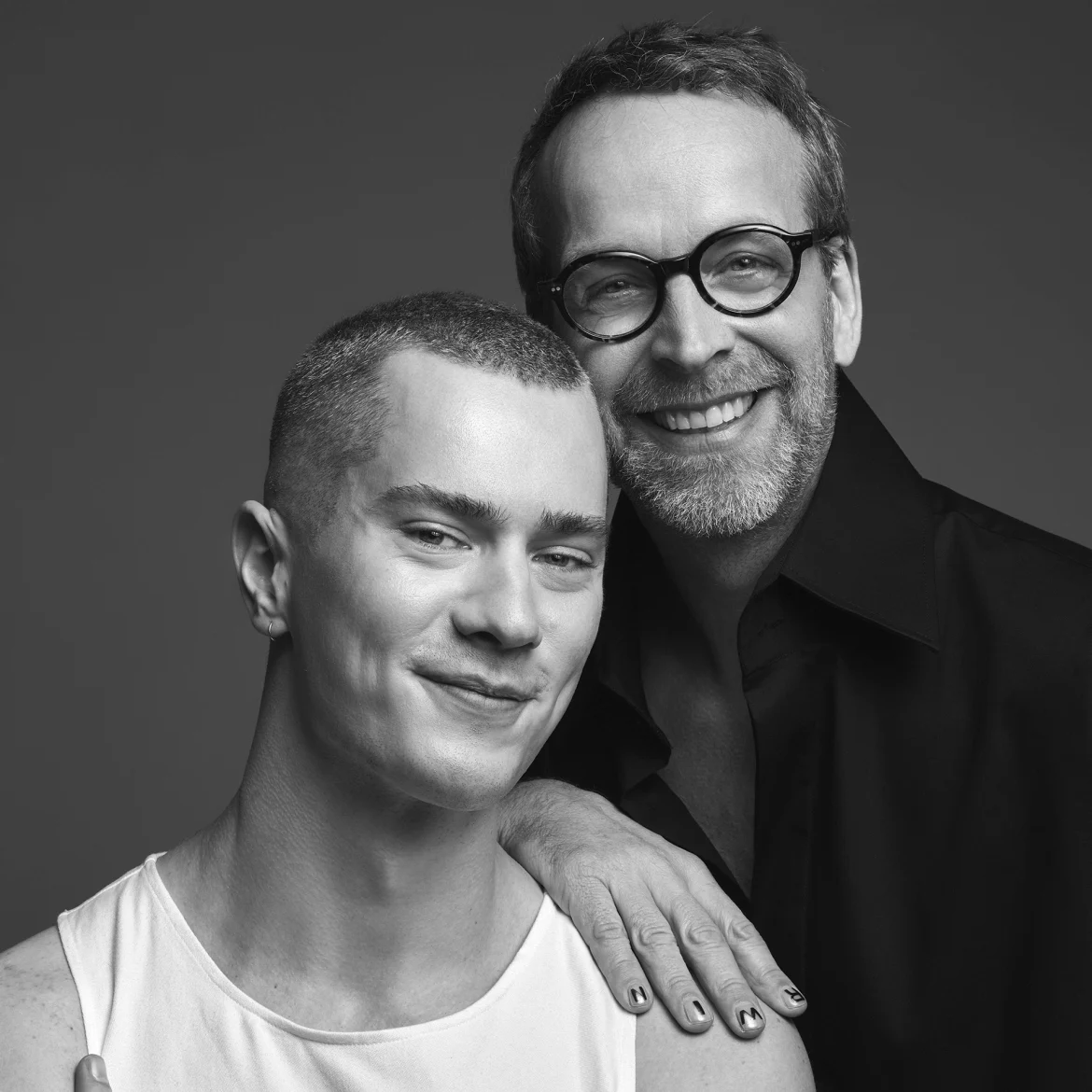 'Laat anderen je niet weerhouden jezelf te zijn': lees hier het voorwoord van de L'HOMO.-hoofdredacteuren