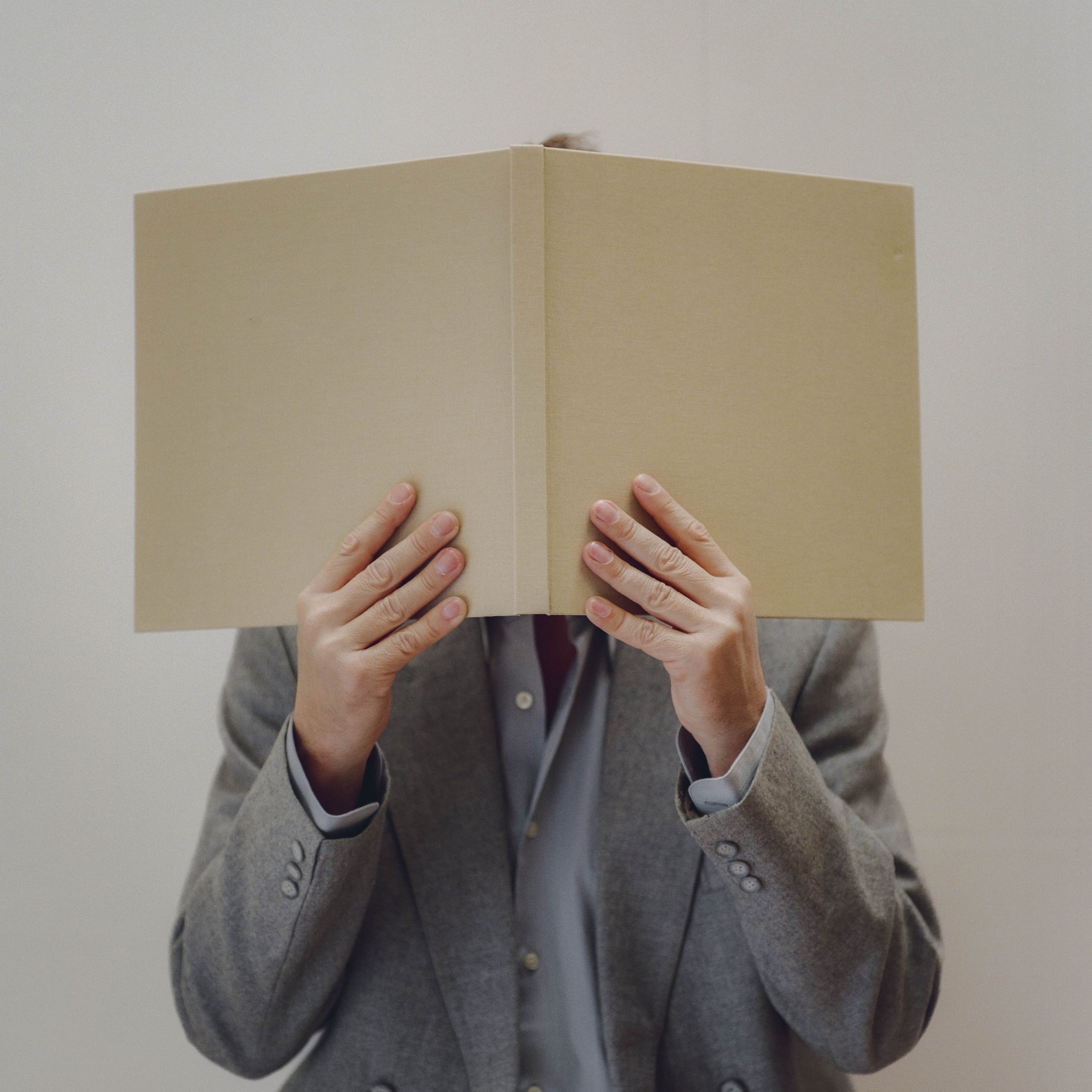 Martijn (36): ‘Enkele familie­leden weten dat ik ook op mannen val, verder vertel ik het aan niemand’