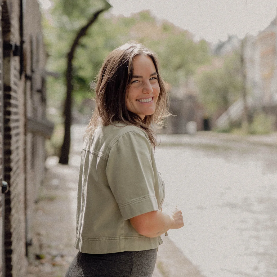 ‘Ik voel geen boosheid meer, wel veel liefde’ Joy over het loslaten van haar vader zonder hem af te wijzen
