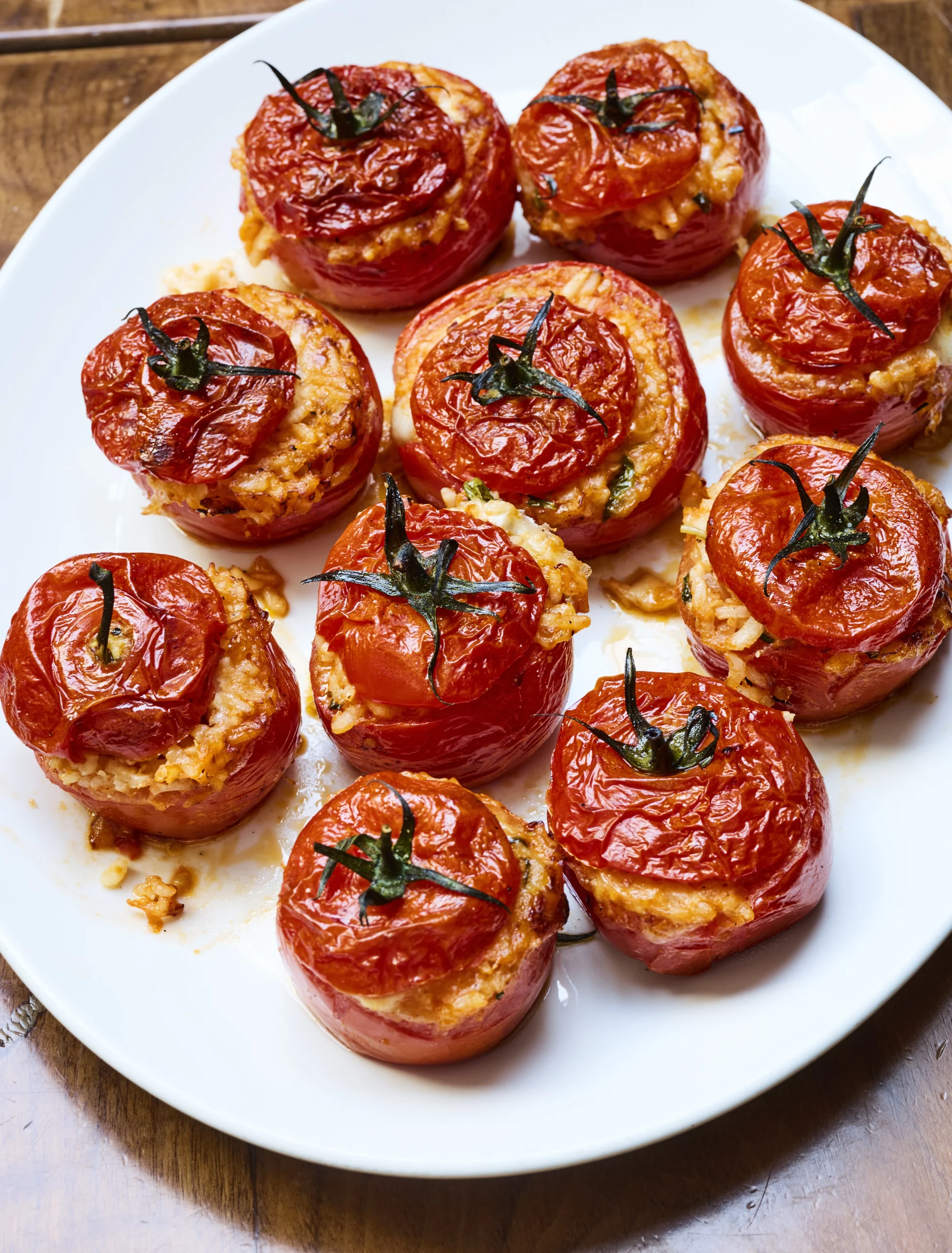 Gevulde tomaten uit Antipasti