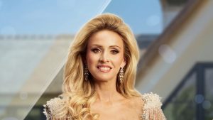 Thumbnail voor Ramona Koonings ging pas op haar 44e het huis uit: 'Brok in mijn keel toen ik het vertelde'