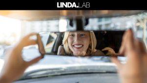 auto testen vrouw