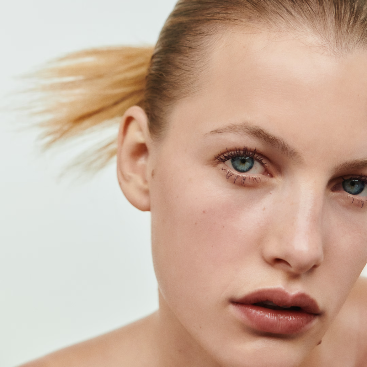 Vrouw met type mascara