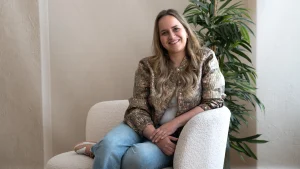 Thumbnail voor Yentl raakte na drie jaar in verwachting via ICSI: 'Bizar om ineens het woordje ‘zwanger’ op de test te zien staan’