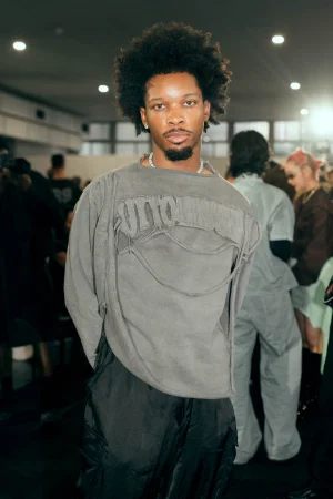 Thumbnail voor Zanger D4vd wordt, naast verdenking van moord, nu ook beschuldigd van bezit kinderporno