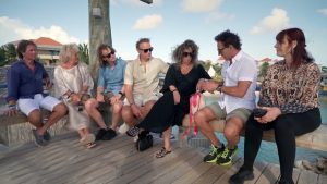 Thumbnail voor Gerard strooit as van zijn moeder uit op Curaçao in 'Only Joling': 'Op Janny'