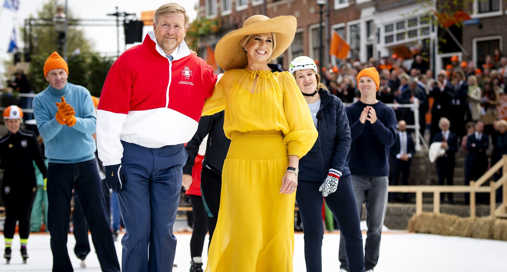 Koninklijke familie viert Koningsdag in Dokkum (pool)