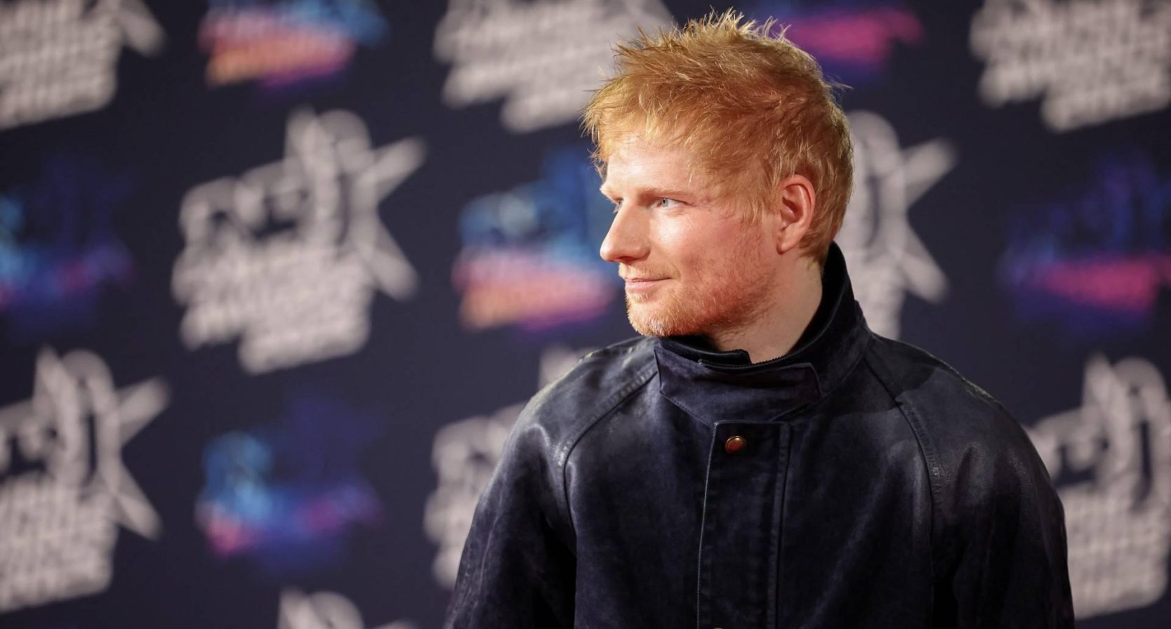 Ed Sheeran deelt foto van afgeschoren haar: 'Ik denk erover om het zo te houden'