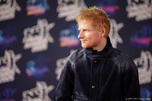 Ed Sheeran deelt foto van afgeschoren haar: 'Ik denk erover om het zo te houden'