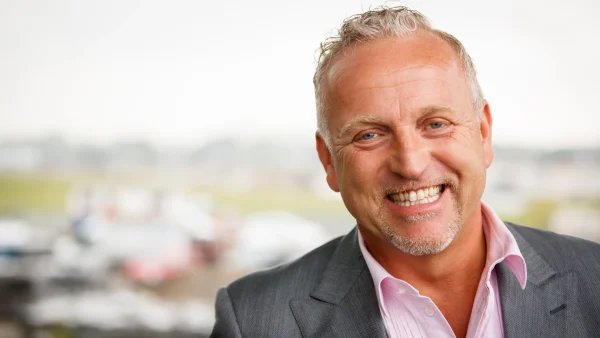 Gordon deelt video van zijn gespierde lijf: ‘Ik heb mezelf slank gewandeld en gegeten’