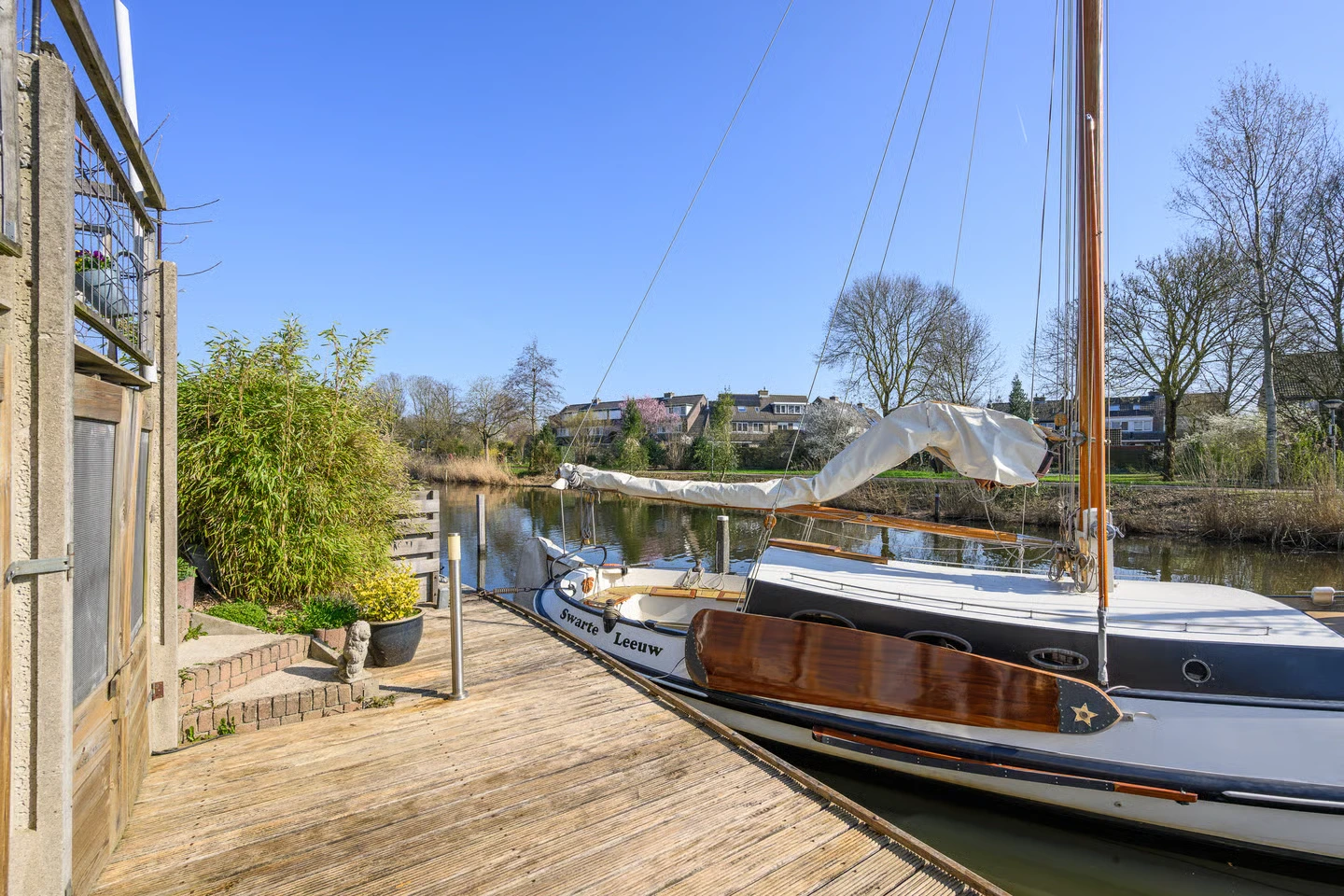 Kade woning met tropische sauna