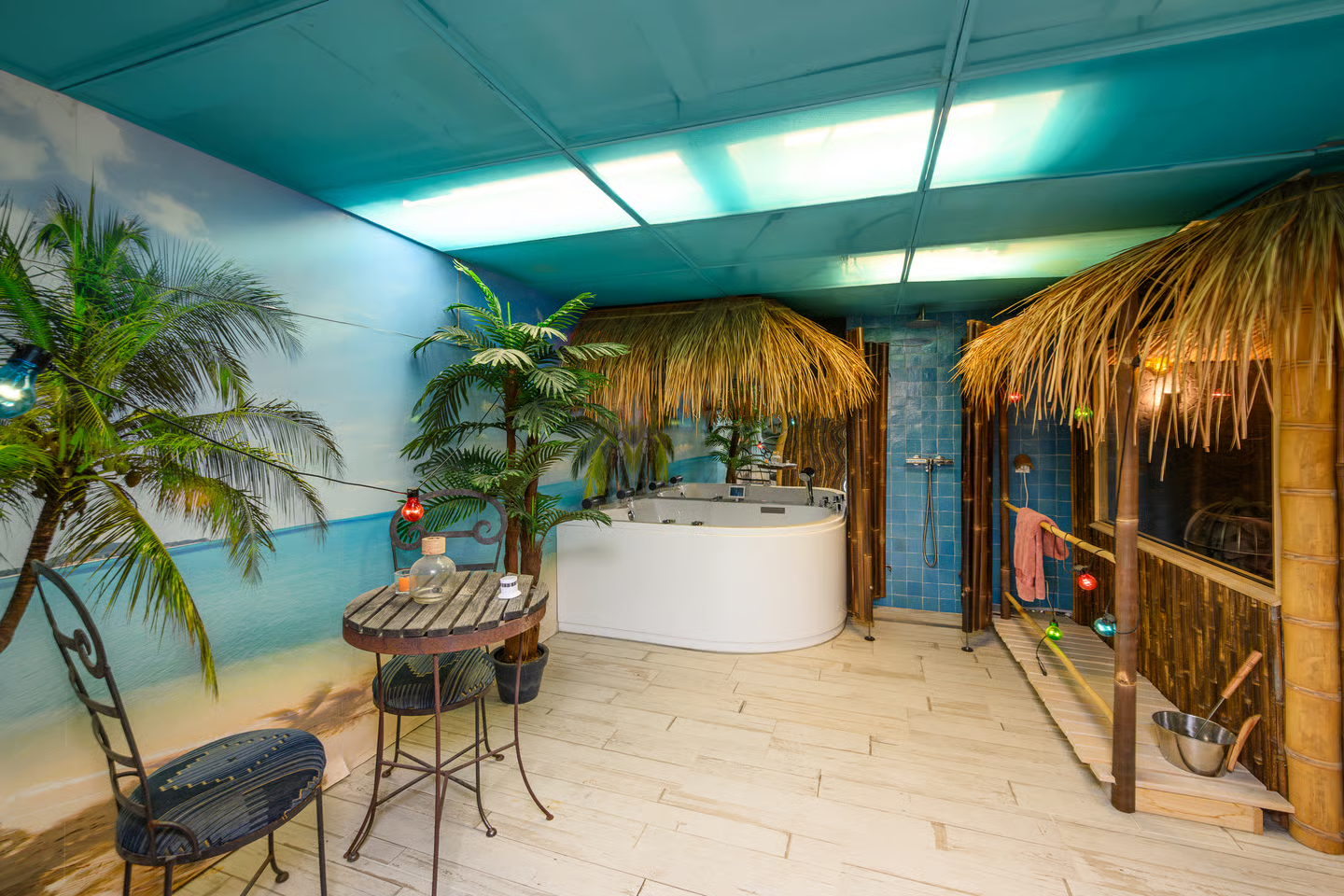 Tropische kamer woning met tropische sauna