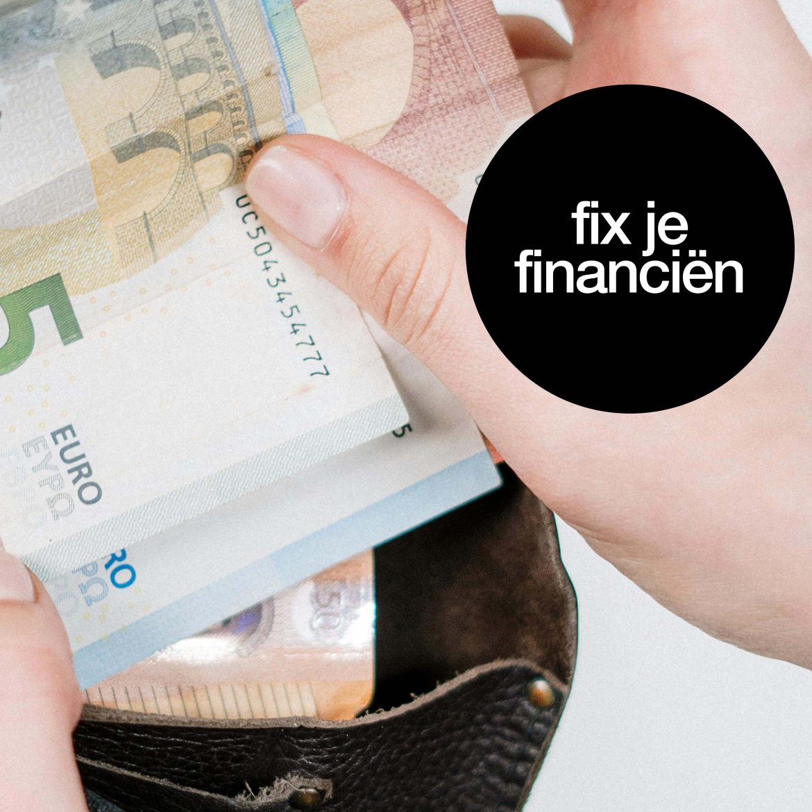 Larissa (25) spaart 1000 euro per maand: 'Ik kon eigenlijk helemaal niet met geld omgaan'