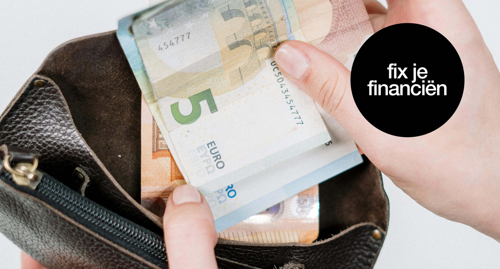 Larissa (25) spaart 1000 euro per maand: 'Ik kon eigenlijk helemaal niet met geld omgaan'