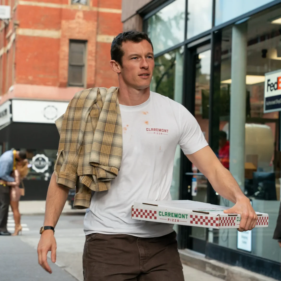 Callum Turner, onze nieuwe internet boyfriend, speelt in dé romcom van het jaar