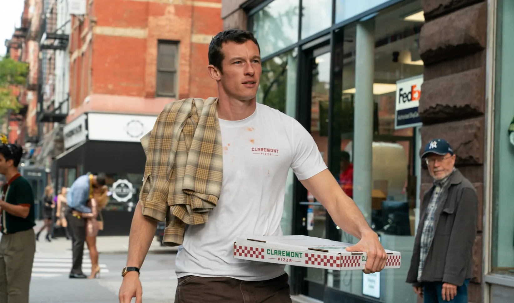 Callum Turner, onze nieuwe internet boyfriend, speelt in dé romcom van het jaar
