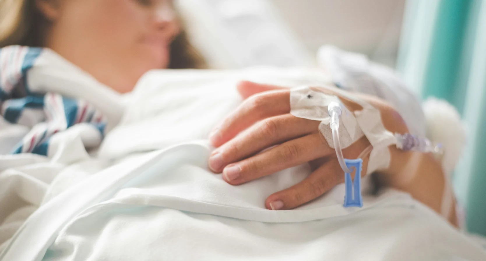 Louise en haar vriend kozen voor zwangerschapsafbreking vanwege syndroom van Down: ‘Je weet niet waar je goed aan doet’