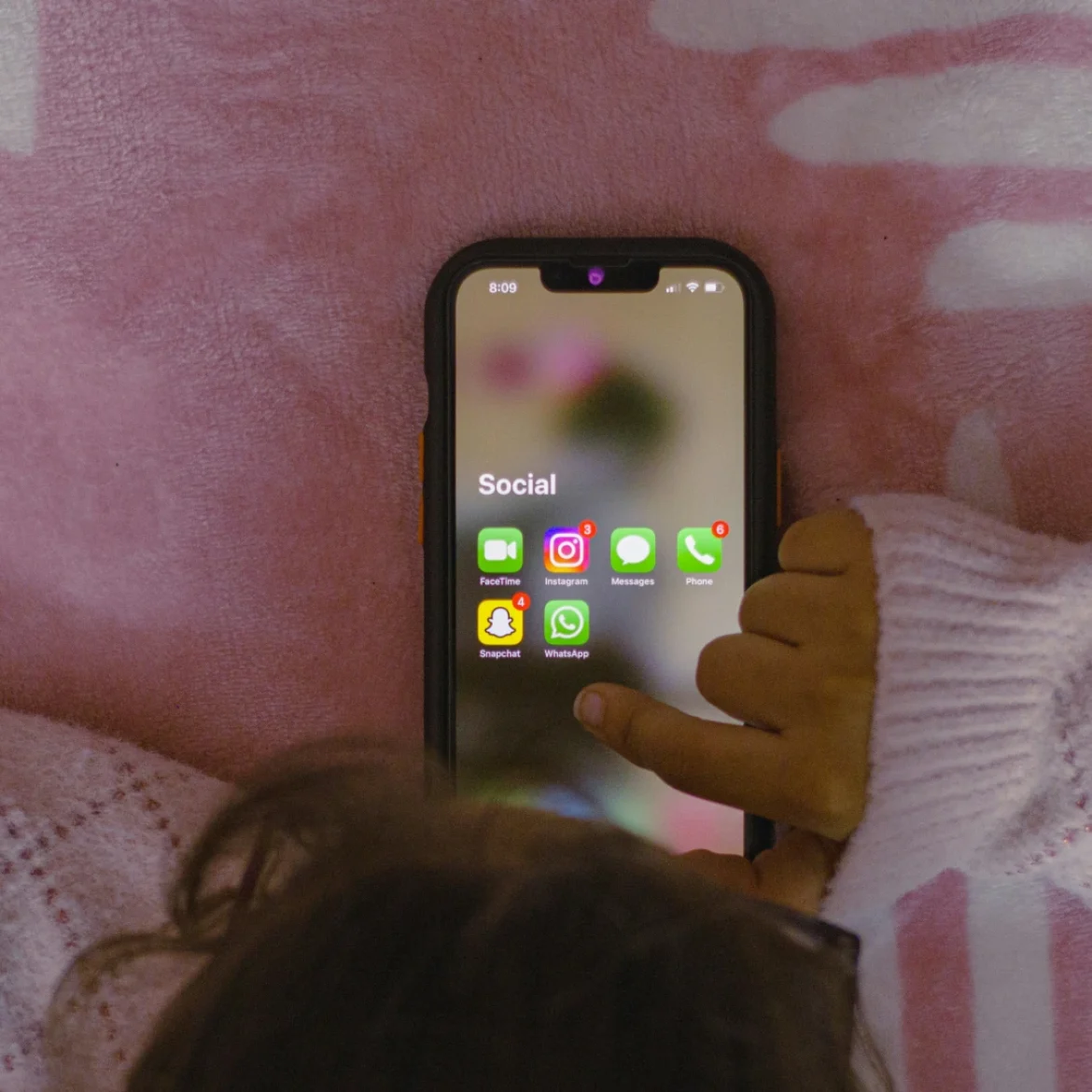 'Buitengewoon zorgwekkend': steeds meer jonge kinderen delen naaktbeelden op internet