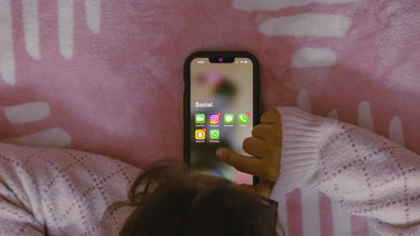 'Buitengewoon zorgwekkend': steeds meer jonge kinderen delen naaktbeelden op internet