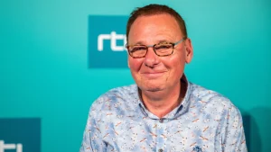 Thumbnail voor Jan de Hoop blikt terug op overlijden broer en hartinfarct: 'We leven met de dag'