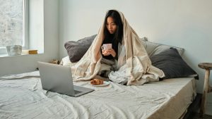 ongesteld vrouw bed