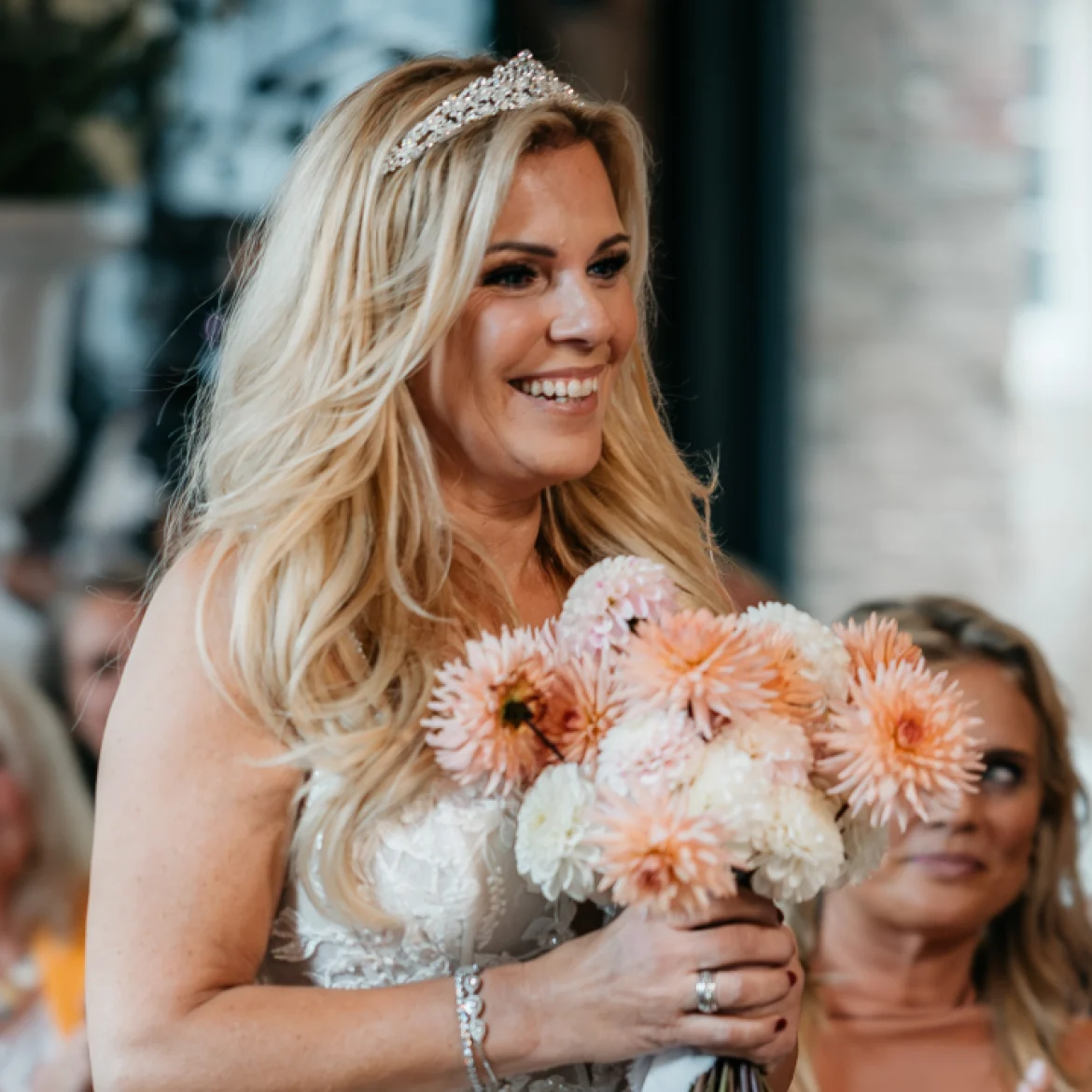 Sandra en Marloes uit 'MAFS' samen aan de wijn: 'Hoe eenzelfde match verbindt'